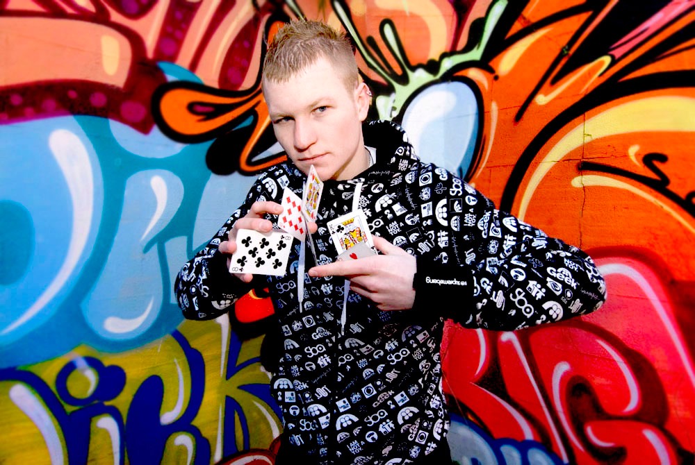 Street Magician Liam Walsh photoshoot for Daily Telegraph close up magic in Brighton